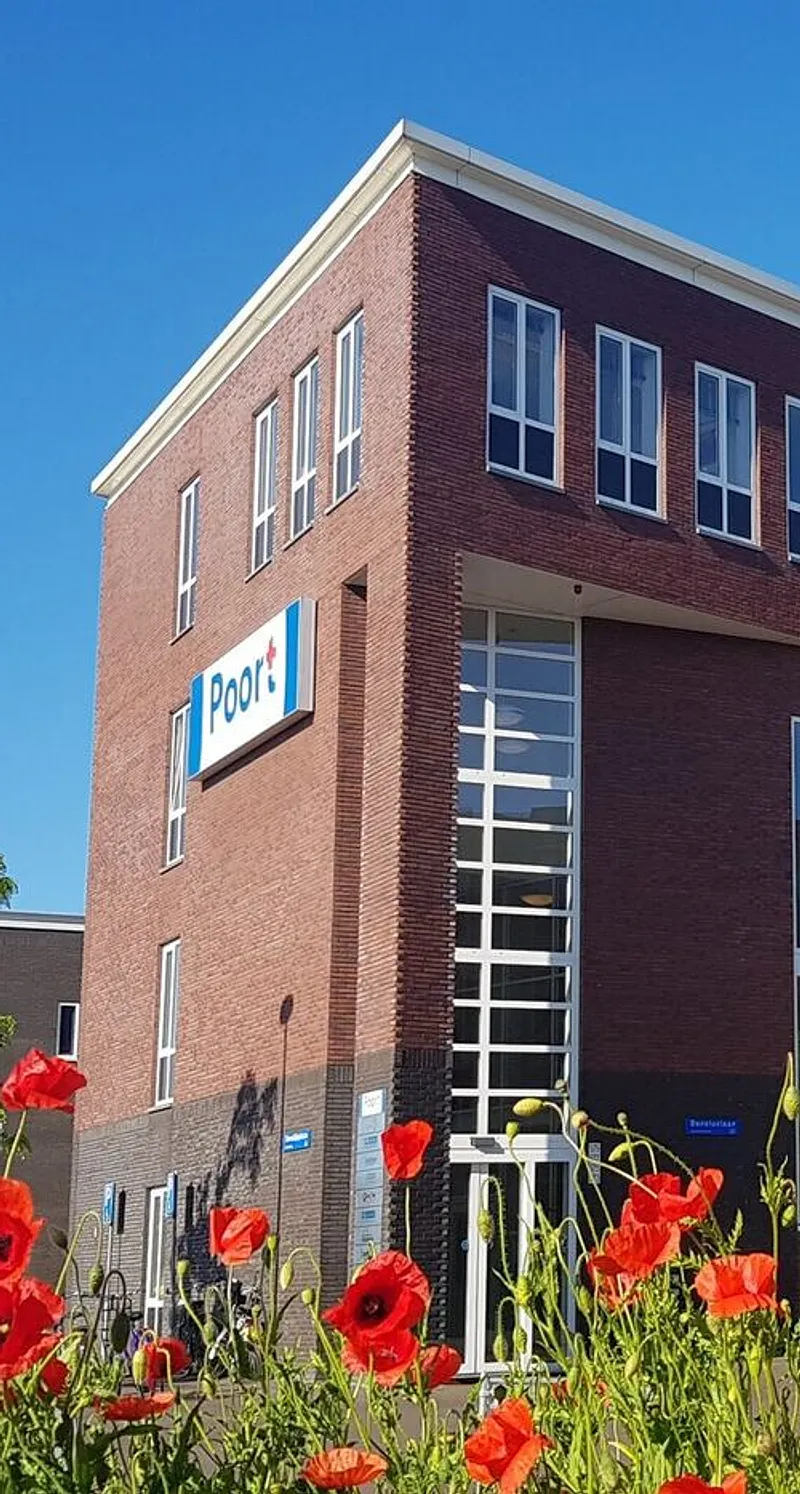 Tandmere Almere-Poort, Poort Kliniek (1st floor)
